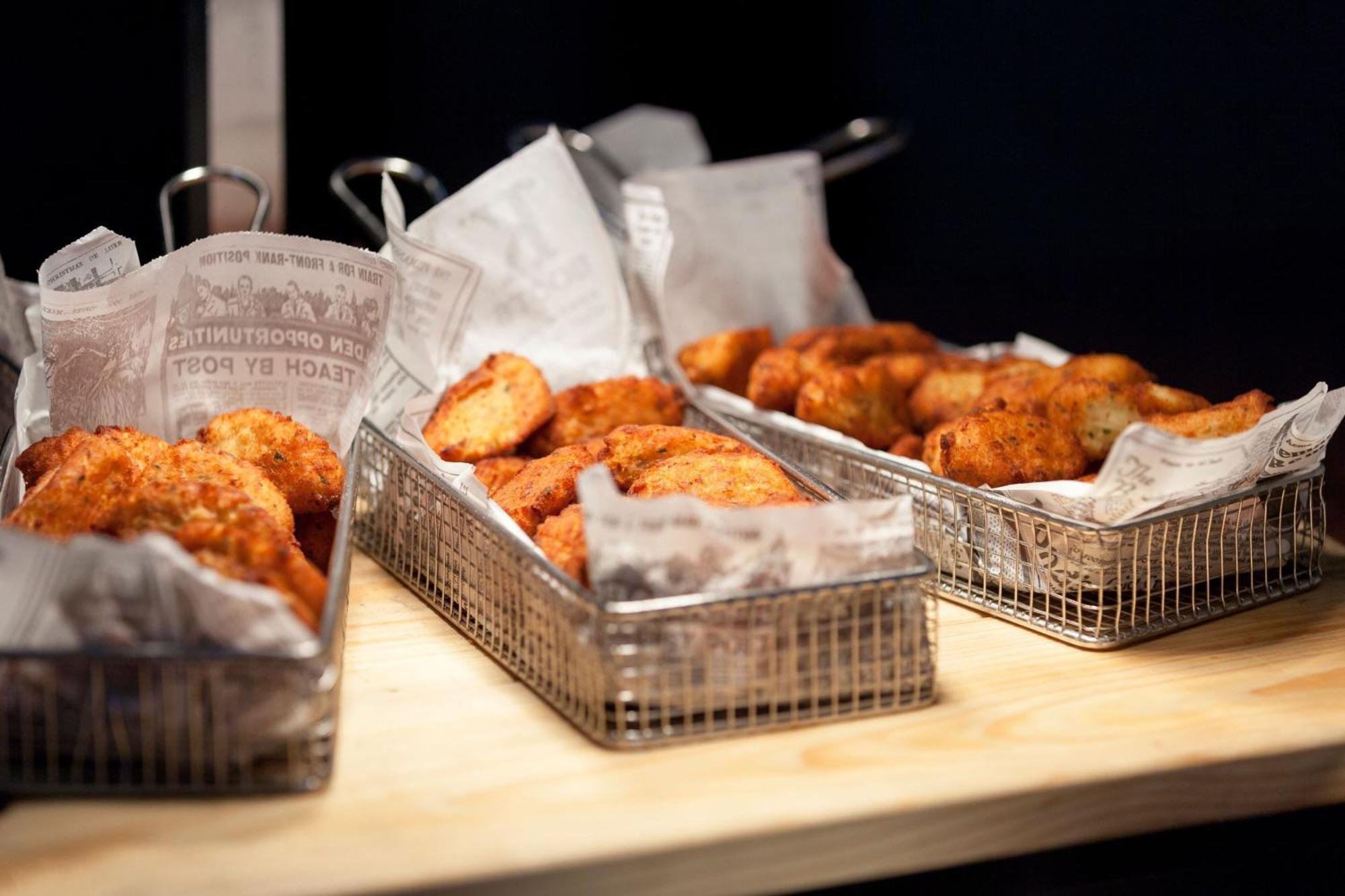Praia D'El Rey Marriott Golf & Beach Resort Praia del Rei Bagian luar foto Hushpuppies