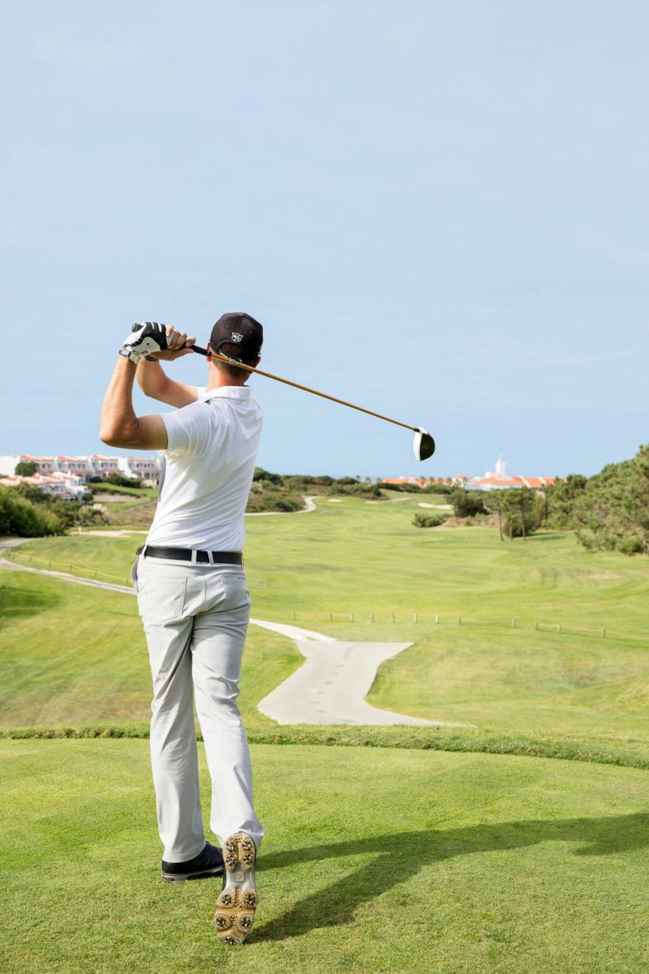 Praia D'El Rey Marriott Golf & Beach Resort Praia del Rei Bagian luar foto Golf player